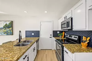 18210 N 23rd Ave, Phoenix, AZ 85023 - Photo 9