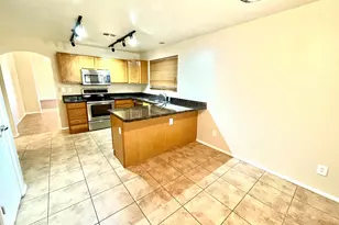 3229 E Tonopah Dr, Phoenix, AZ 85050 - Photo 3