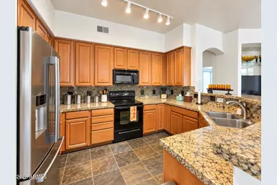 11000 N 77th Place #2061, Scottsdale, AZ 85260 - Photo 9