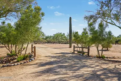 5116 E Westland Road, Cave Creek, AZ 85331 - Photo 9