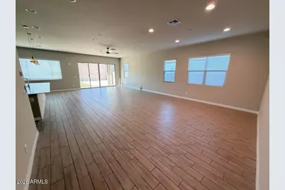 18942 W Laurel Lane, Surprise, AZ 85388 - Photo 11
