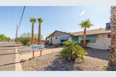 2011 N 51st Street #18, Phoenix, AZ 85008 - Photo 1