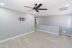 12038 W Leather Ln, Peoria, AZ 85383 - Photo 11