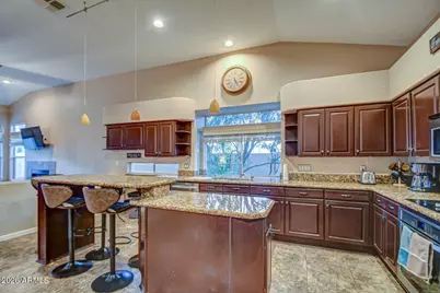 1676 E Glenhaven Drive, Phoenix, AZ 85048 - Photo 13