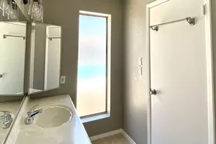 3301 W Muriel Dr, Phoenix, AZ 85053 - Photo 9
