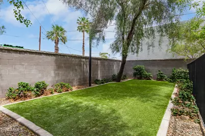 2825 N 42nd Street #7, Phoenix, AZ 85008 - Photo 37