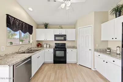 31193 N Mesquite Way, San Tan Valley, AZ 85143 - Photo 11