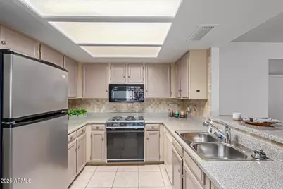 19093 N 97th Lane, Peoria, AZ 85382 - Photo 9