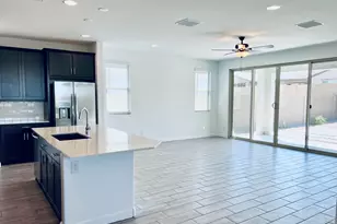 1659 W Paseo Way, Phoenix, AZ 85041 - Photo 9