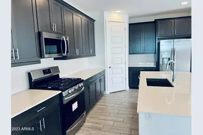 1659 W Paseo Way, Phoenix, AZ 85041 - Photo 7