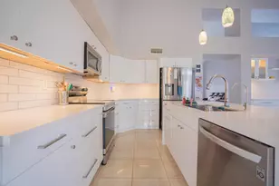 4613 E Desert Cactus St, Phoenix, AZ 85032 - Photo 9