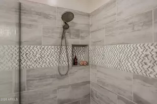 2939 E Crest Ln, Phoenix, AZ 85050 - Photo 31