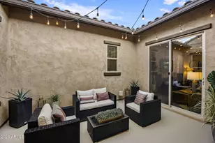 2939 E Crest Ln, Phoenix, AZ 85050 - Photo 11