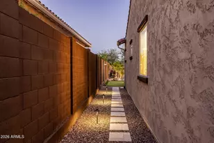 2939 E Crest Ln, Phoenix, AZ 85050 - Photo 45