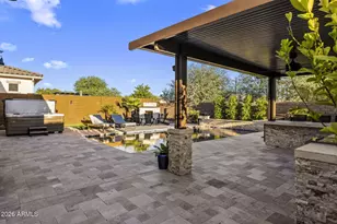 2939 E Crest Ln, Phoenix, AZ 85050 - Photo 7