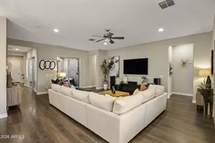 2939 E Crest Ln, Phoenix, AZ 85050 - Photo 19