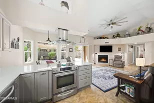 3925 E Tierra Buena Ln, Phoenix, AZ 85032 - Photo 9