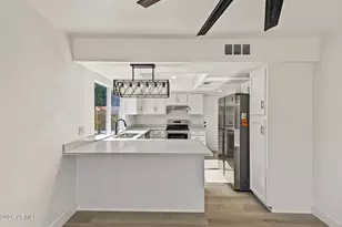 7633 W Wolf St, Phoenix, AZ 85033 - Photo 11
