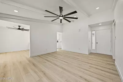 7633 W Wolf Street, Phoenix, AZ 85033 - Photo 7