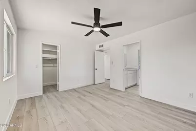 7633 W Wolf Street, Phoenix, AZ 85033 - Photo 17