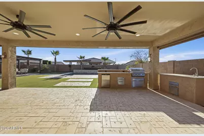 18335 W Wolf Street, Goodyear, AZ 85395 - Photo 37