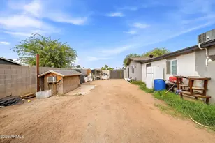 8117 W Elm St, Phoenix, AZ 85033 - Photo 17