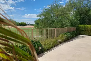 8607 E Tuckey Ln, Scottsdale, AZ 85250 - Photo 29