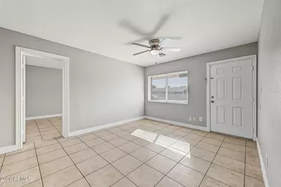 1011 N 61st Drive, Phoenix, AZ 85043 - Photo 5