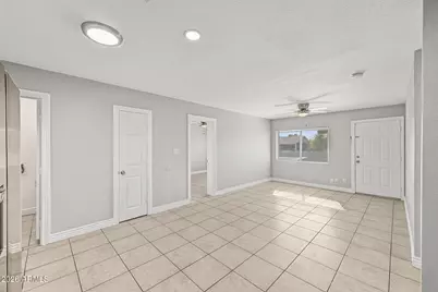 1011 N 61st Drive, Phoenix, AZ 85043 - Photo 7