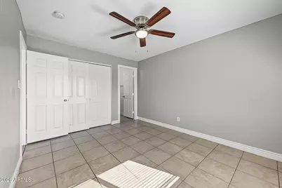 1011 N 61st Drive, Phoenix, AZ 85043 - Photo 13