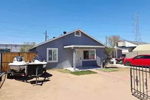2422 W Hadley St, Phoenix, AZ 85009 - Photo 1