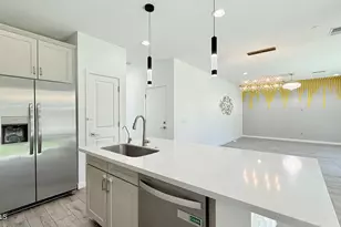 1419 E Town and Country Ln, Phoenix, AZ 85014 - Photo 7