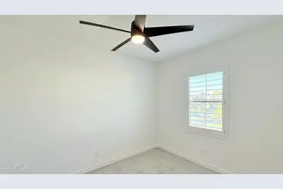 1419 E Town and Country Lane, Phoenix, AZ 85014 - Photo 17