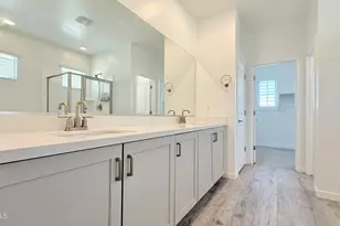 1419 E Town and Country Ln, Phoenix, AZ 85014 - Photo 27