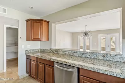 14201 N 11th Way, Phoenix, AZ 85022 - Photo 7