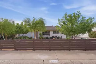3935 E Whitton Ave, Phoenix, AZ 85018 - Photo 1