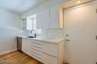 3737 E Turney Avenue #208, Phoenix, AZ 85018 - Photo 9