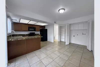 6729 N 44th Avenue, Glendale, AZ 85301 - Photo 9
