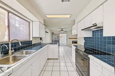 7751 W Mackenzie Drive, Phoenix, AZ 85033 - Photo 15