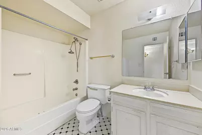 7751 W Mackenzie Drive, Phoenix, AZ 85033 - Photo 31