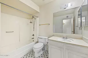 7751 W MacKenzie Dr, Phoenix, AZ 85033 - Photo 31