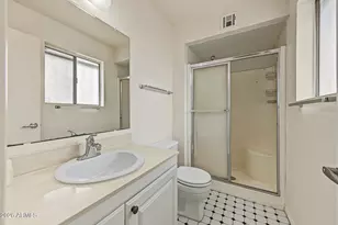 7751 W MacKenzie Dr, Phoenix, AZ 85033 - Photo 23