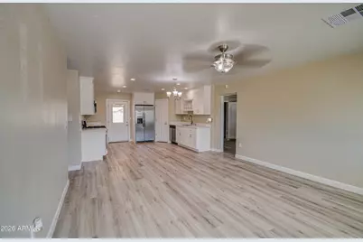 3245 N 43rd Avenue, Phoenix, AZ 85031 - Photo 9