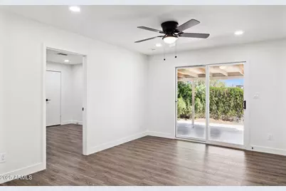1542 E Turquoise Avenue #Apt 1, Phoenix, AZ 85020 - Photo 9