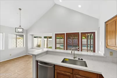7941 S Kenwood Lane, Tempe, AZ 85284 - Photo 9