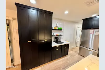 8507 E Bonnie Rose Avenue E, Scottsdale, AZ 85250 - Photo 5