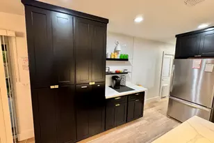 8507 E Bonnie Rose Ave E, Scottsdale, AZ 85250 - Photo 5