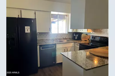 9004 N 53rd Avenue, Glendale, AZ 85302 - Photo 7