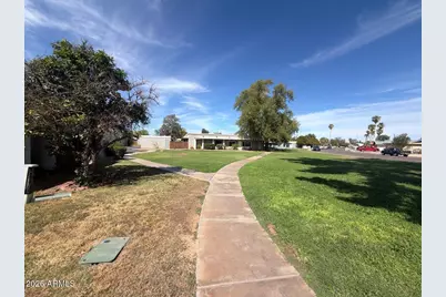 8821 N New World Drive, Glendale, AZ 85302 - Photo 25