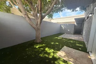 8821 N New World Dr, Glendale, AZ 85302 - Photo 21